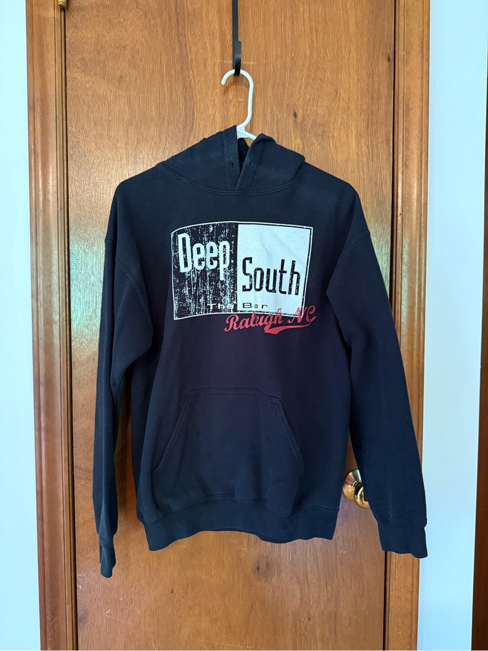 Men’s Black Hoodie Sweatshirt Deep South The Bar Raleigh NC Size Medium